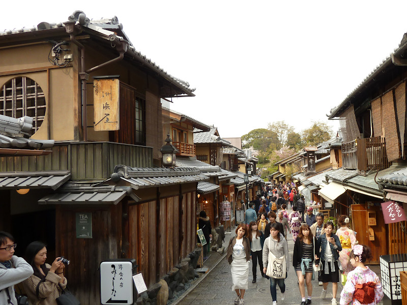 Ninenzaka Street in Southern Higashiyama in Kyoto