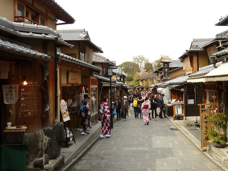 Ninenzaka Street in Southern Higashiyama in Kyoto